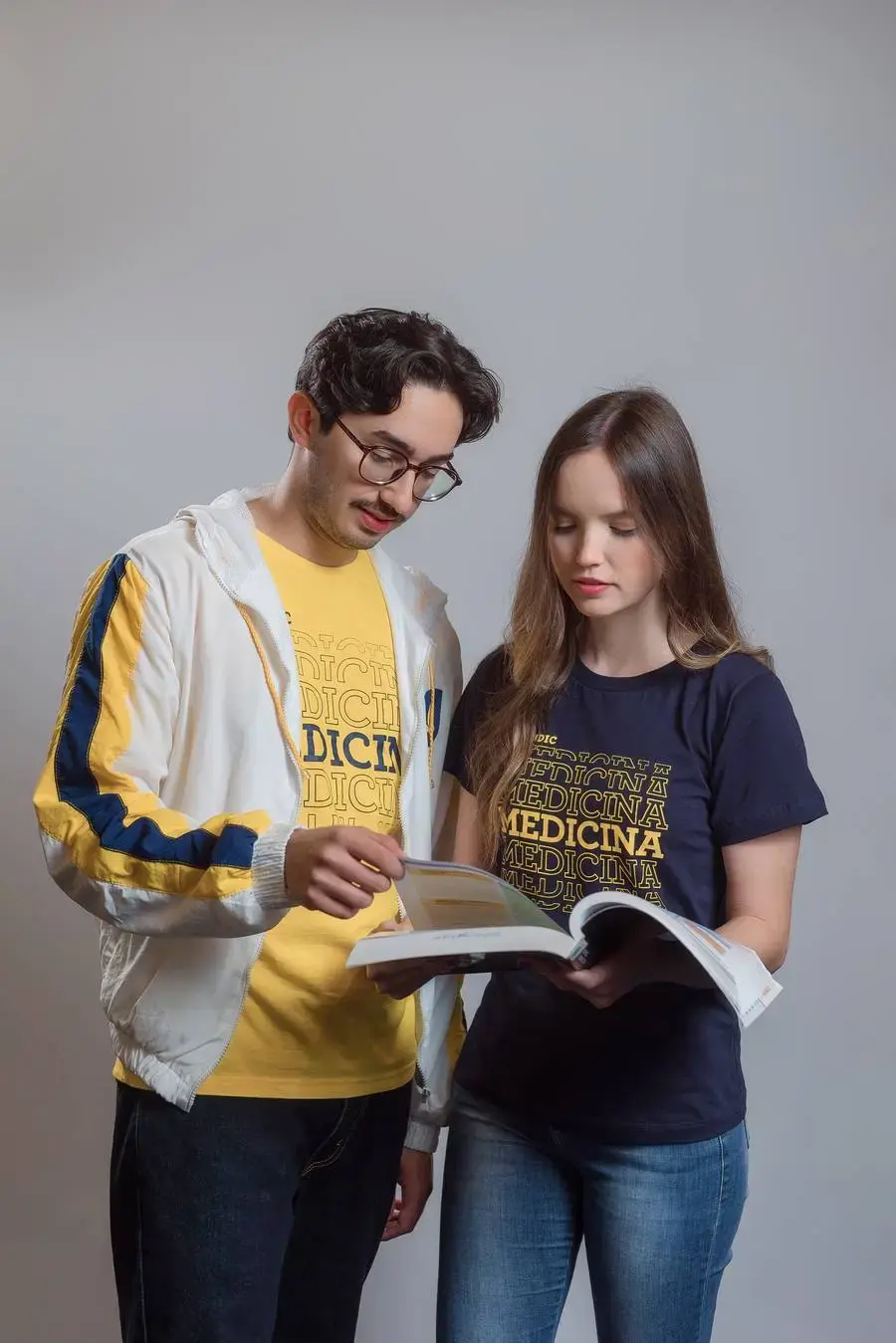 Alunos da Mandic estudando juntos para Medicina